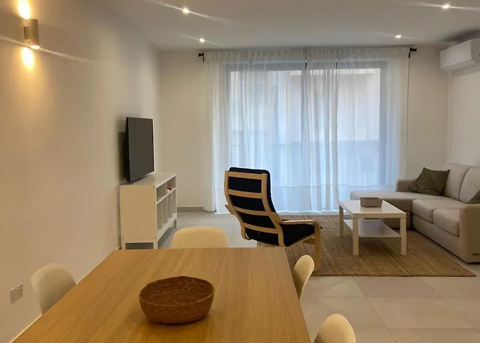 Swieqi Malaika New 8 *