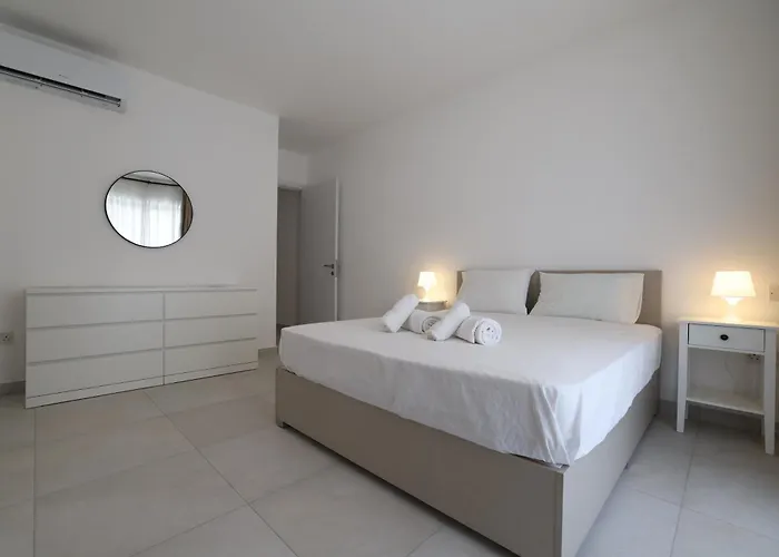 Swieqi Malaika New 8 *