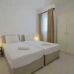דירה Swieqi Malaika New 8 *