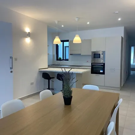 Swieqi Malaika New 8 *