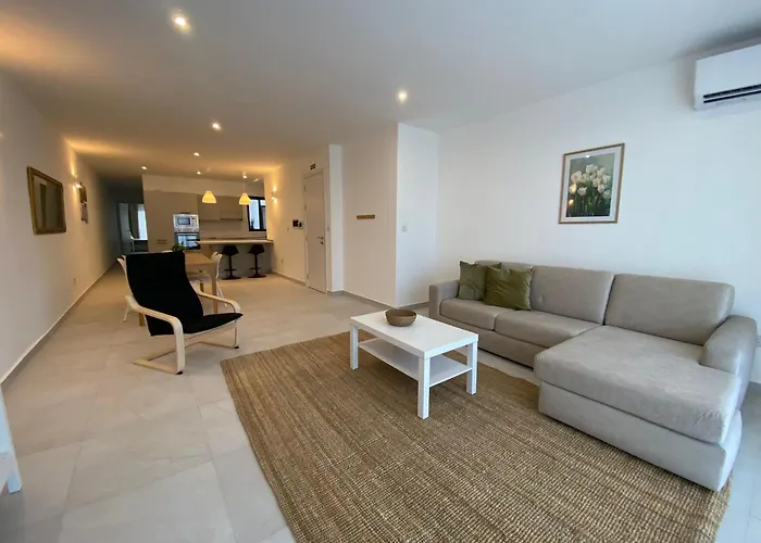 Swieqi Malaika New 8 *